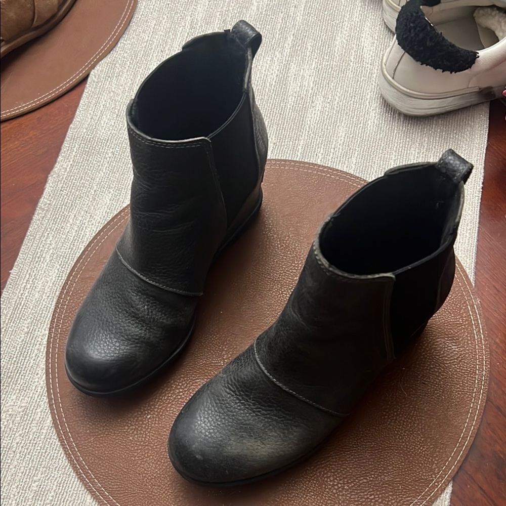 Sorel Black Leather Ankle Boots